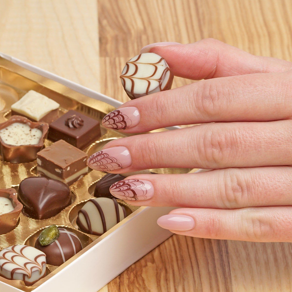 SEMILAC SPIDER GUM 11 MILK CHOCOLATE - daermes.com